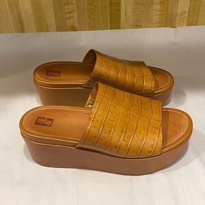 Eloíse Croc print wedge slides leather